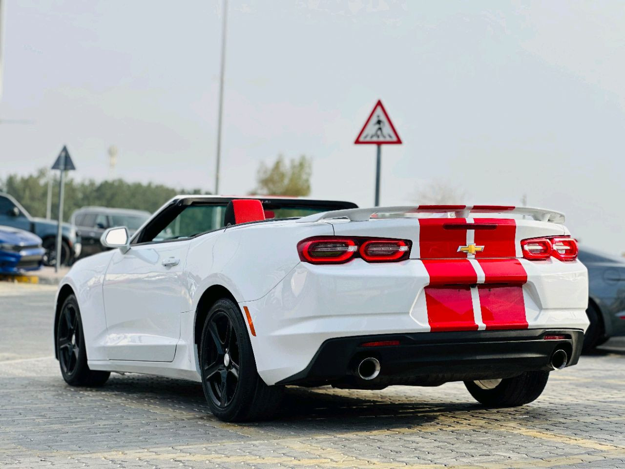 Chevrolet Camaro - Image 8