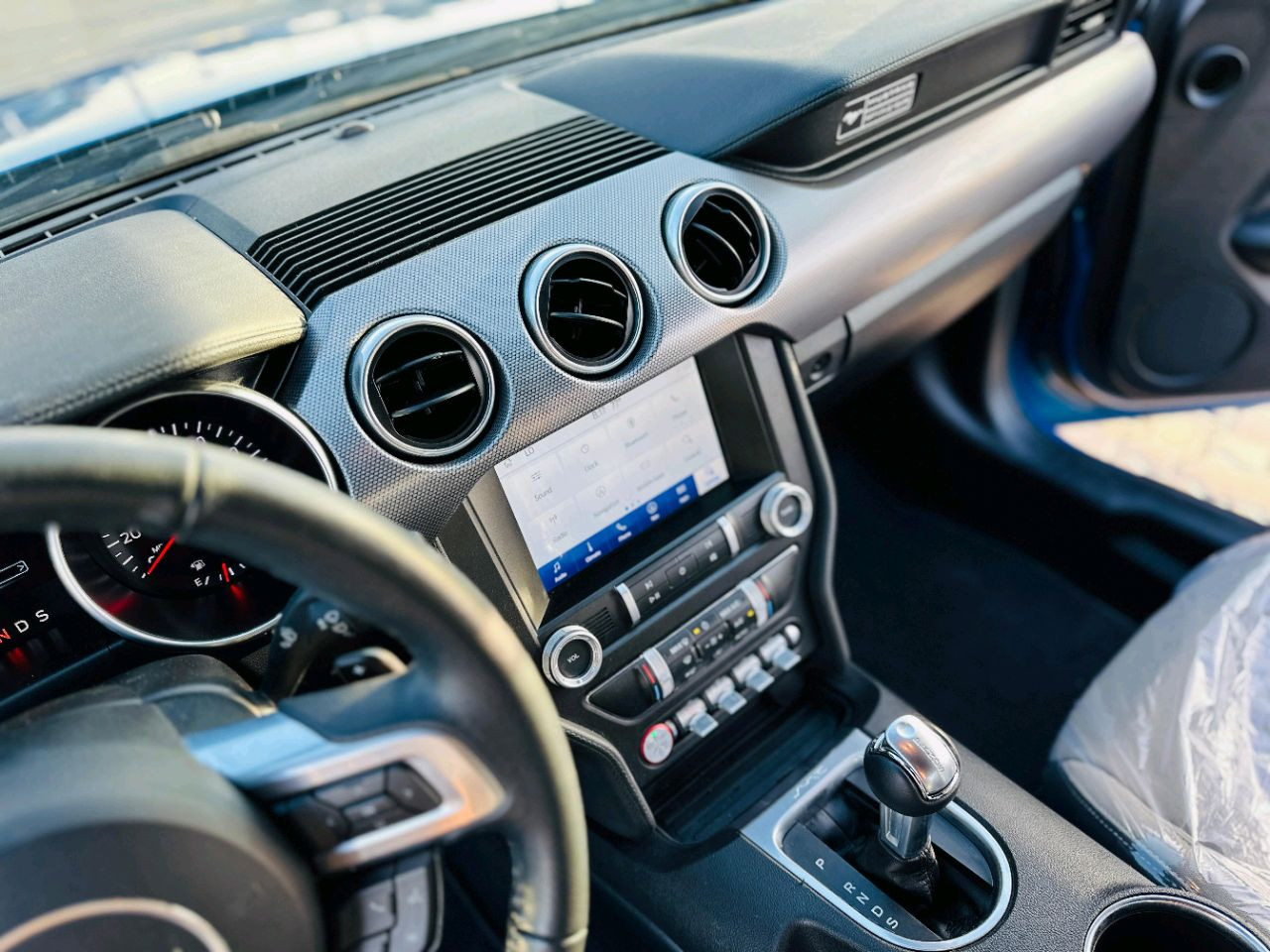 Ford Mustang - Image 11