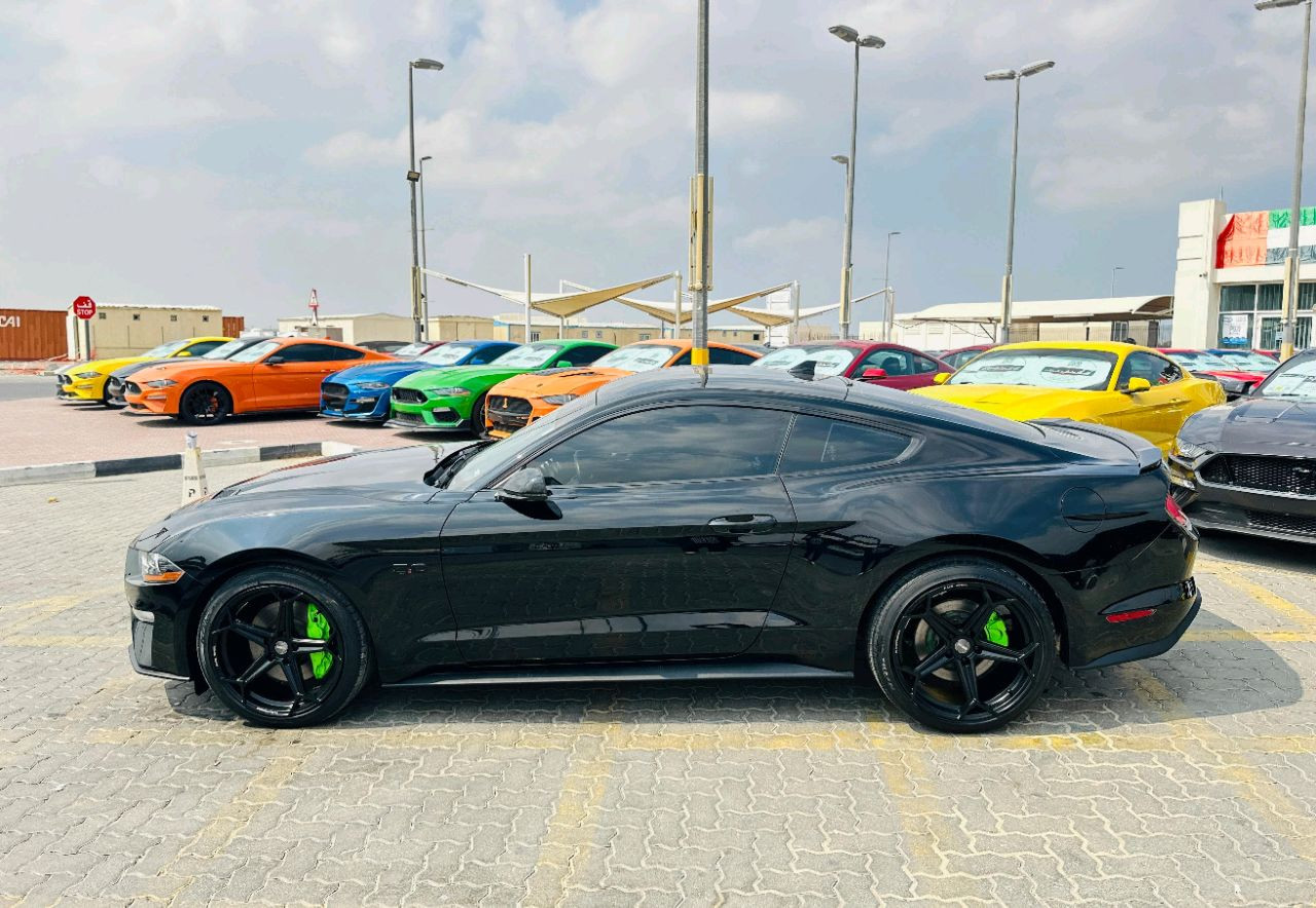 Ford Mustang - Image 6