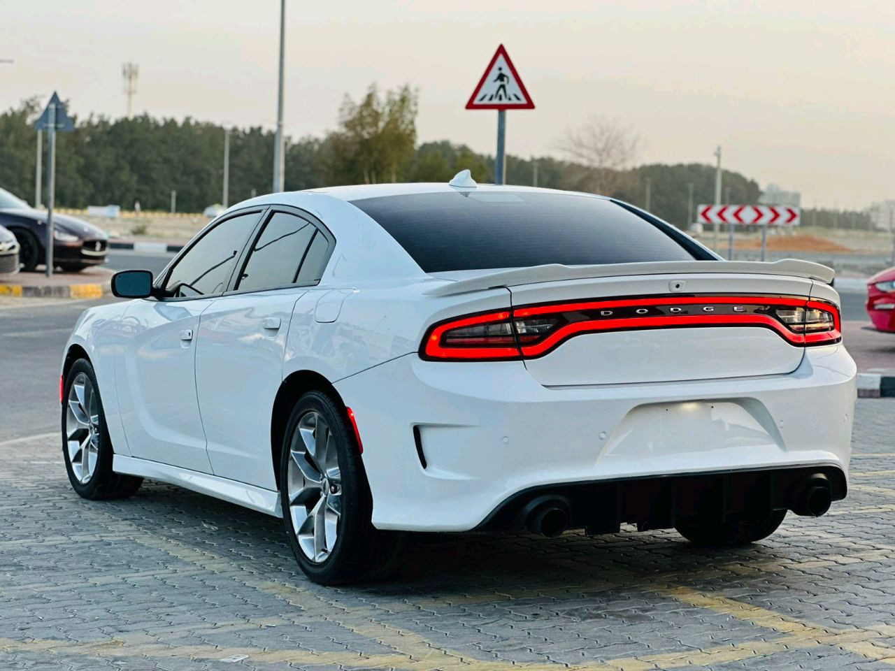 Dodge Charger - Image 4