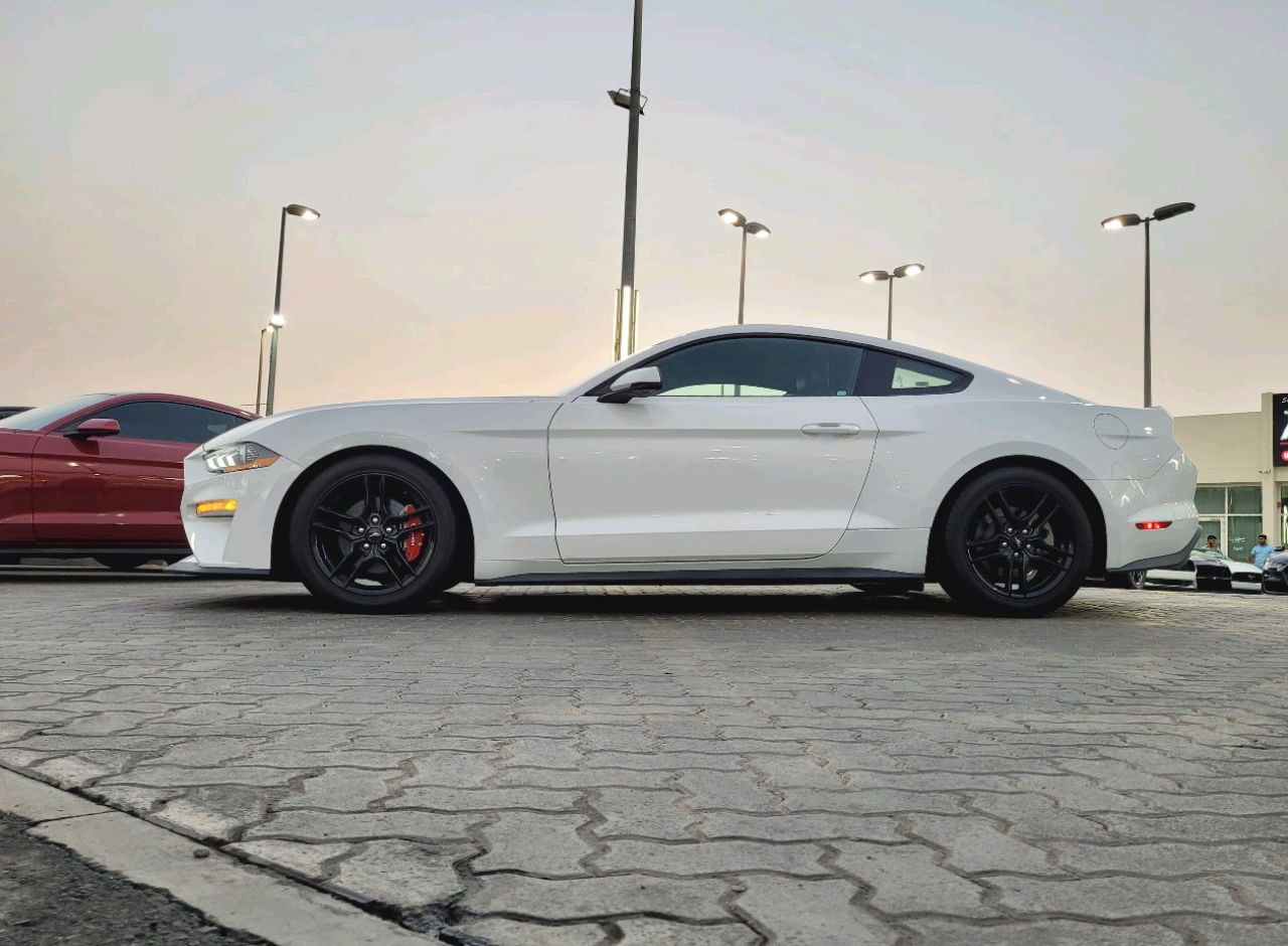 Ford Mustang - Image 5
