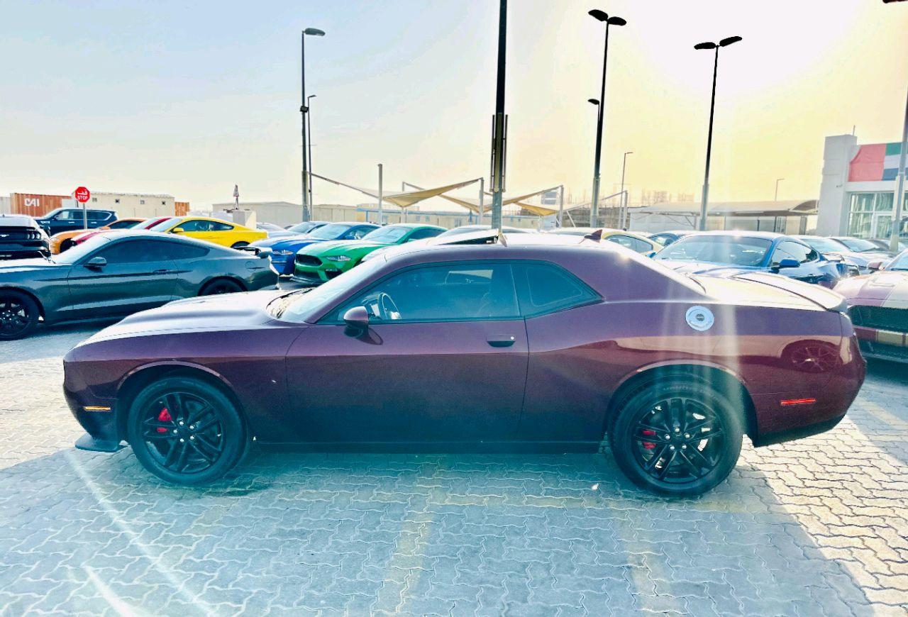 Dodge Challenger - Image 9