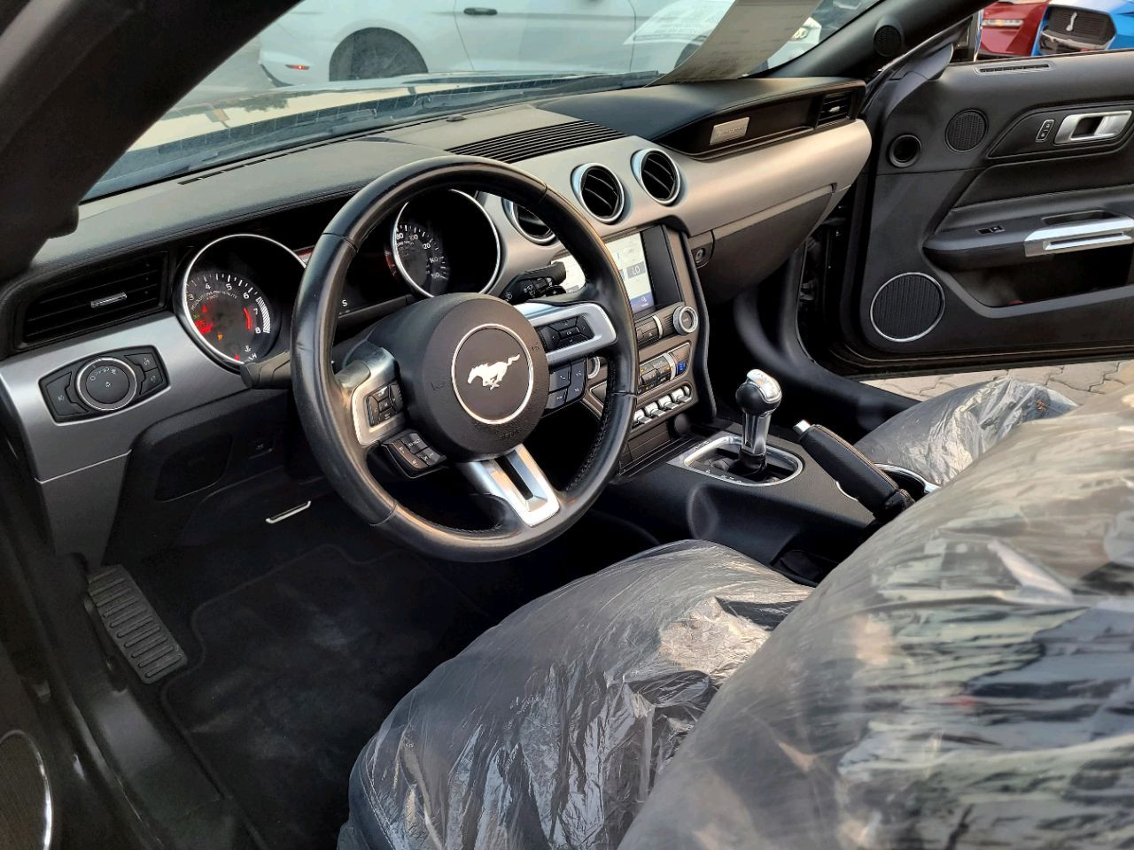 Ford Mustang - Image 9