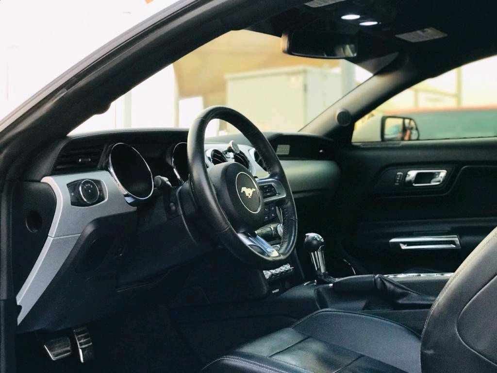 Ford Mustang - Image 6