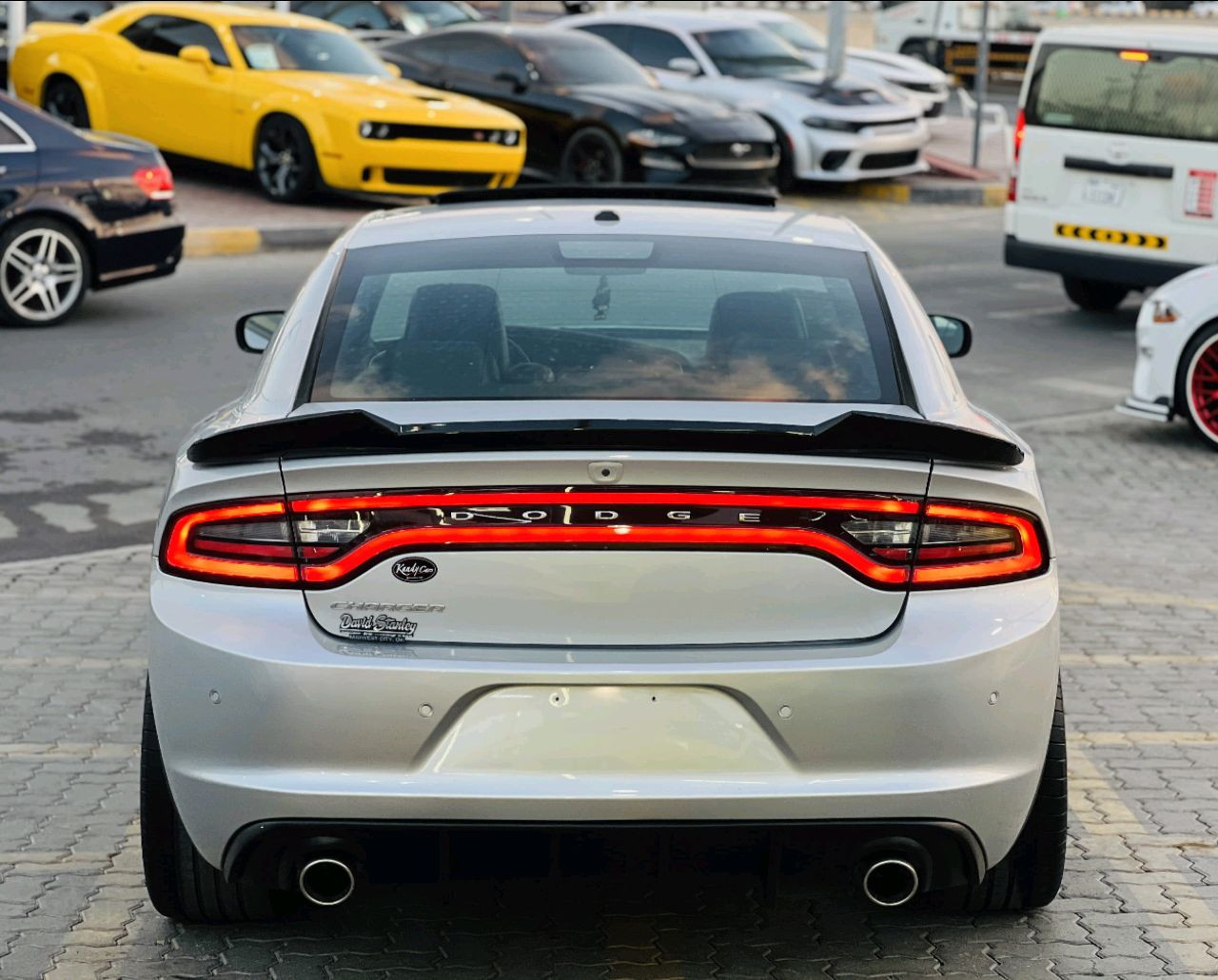 Dodge Charger - Image 7