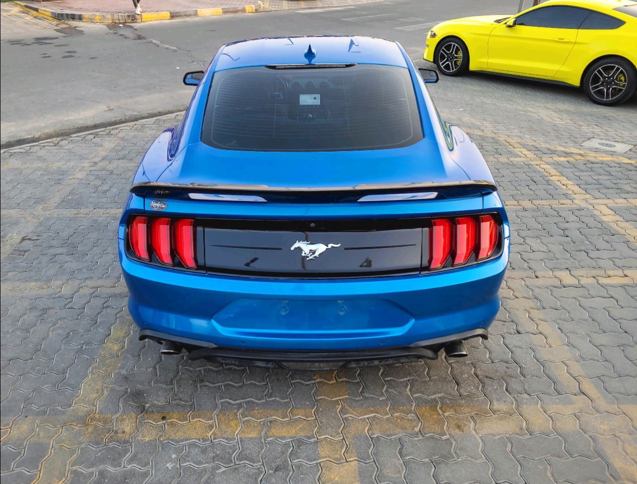 Ford Mustang - Image 4