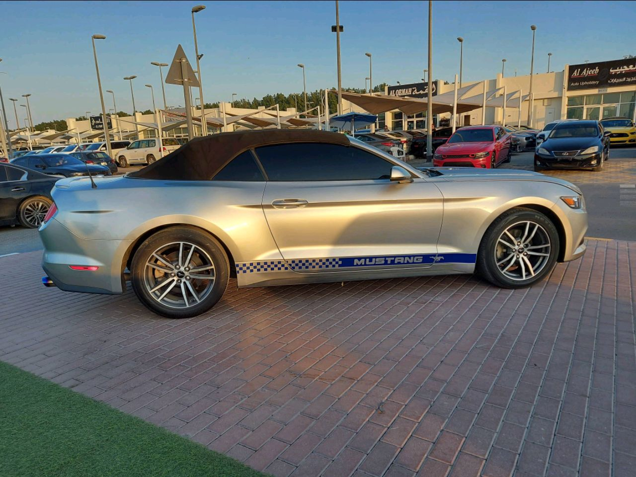 Ford Mustang - Image 5