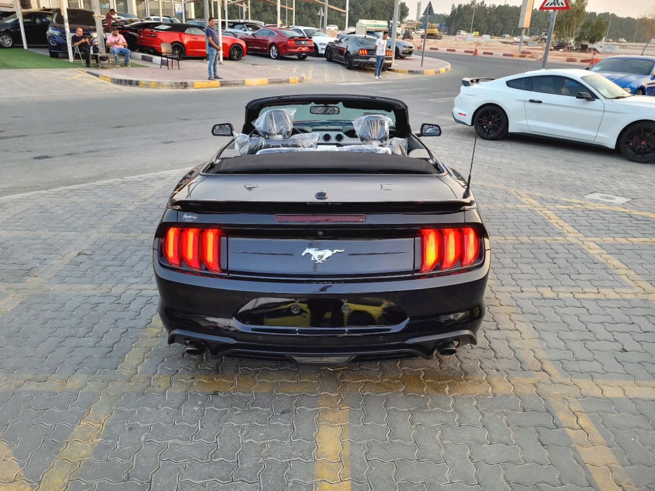 Ford Mustang - Image 7