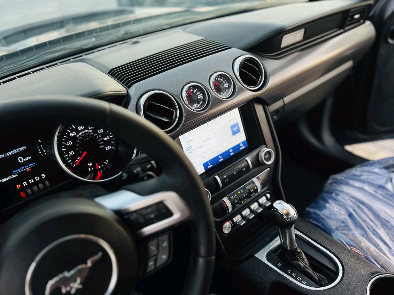 Ford Mustang - Image 12