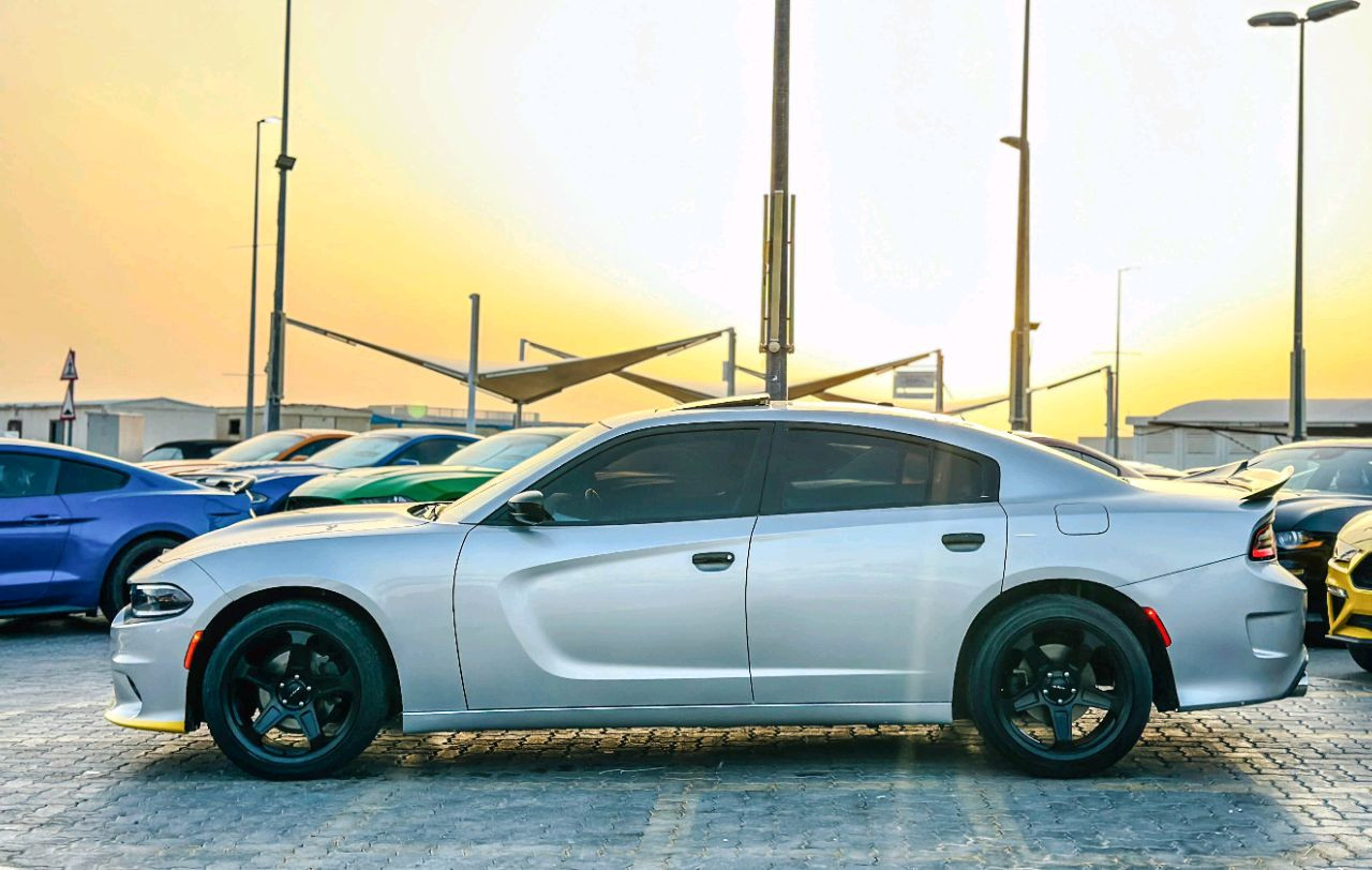 Dodge Charger - Image 6