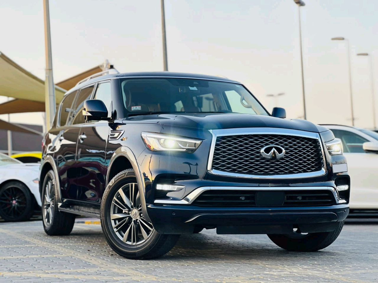 Infiniti QX80 - Image 4
