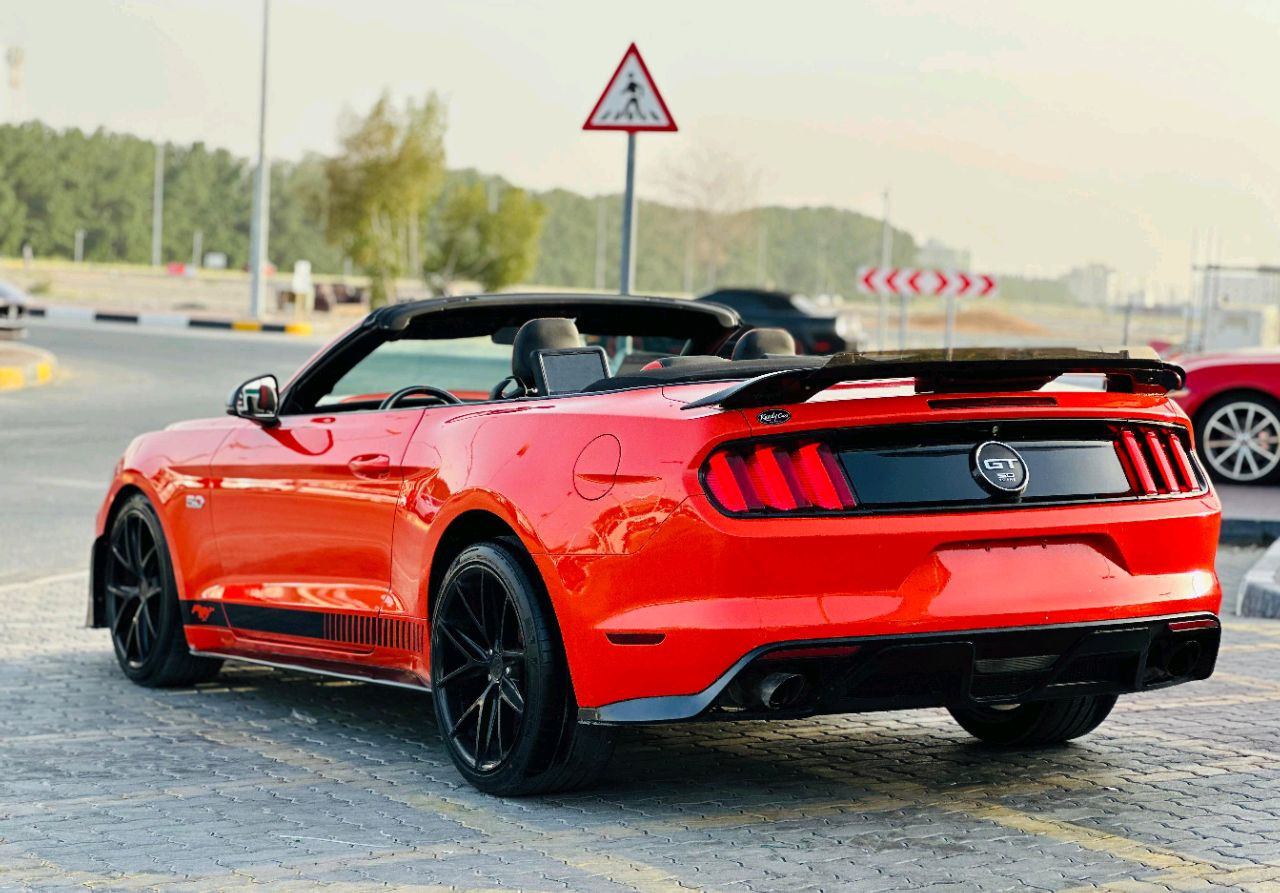 Ford Mustang - Image 4