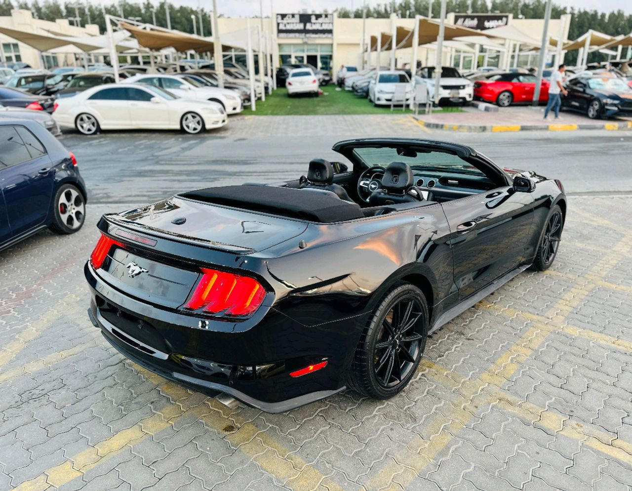 Ford Mustang - Image 8