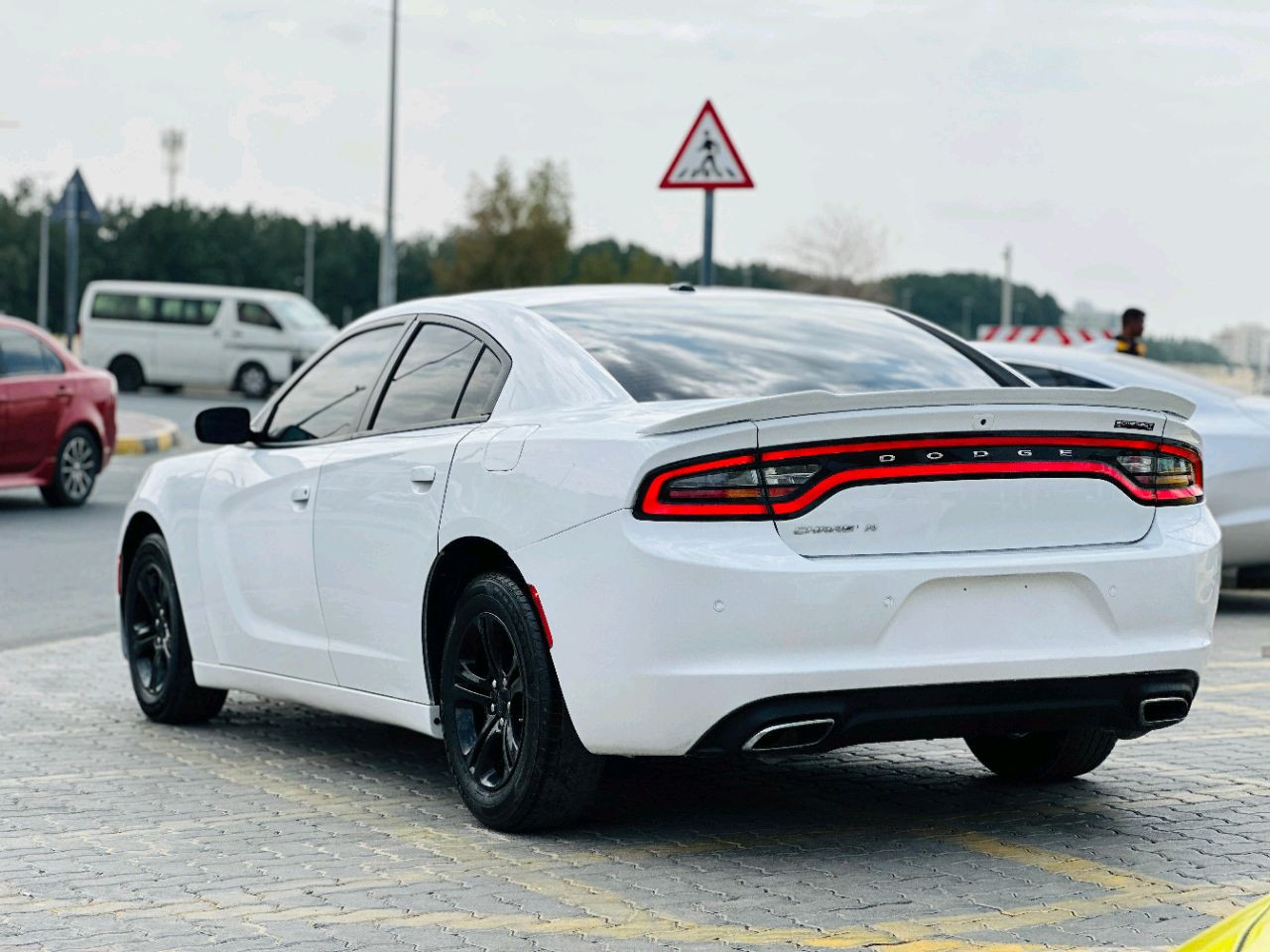 Dodge Charger - Image 7