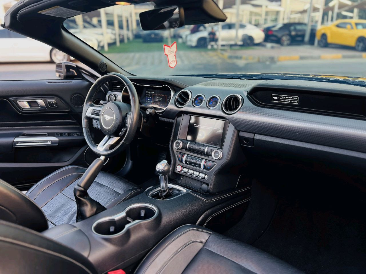 Ford Mustang - Image 10