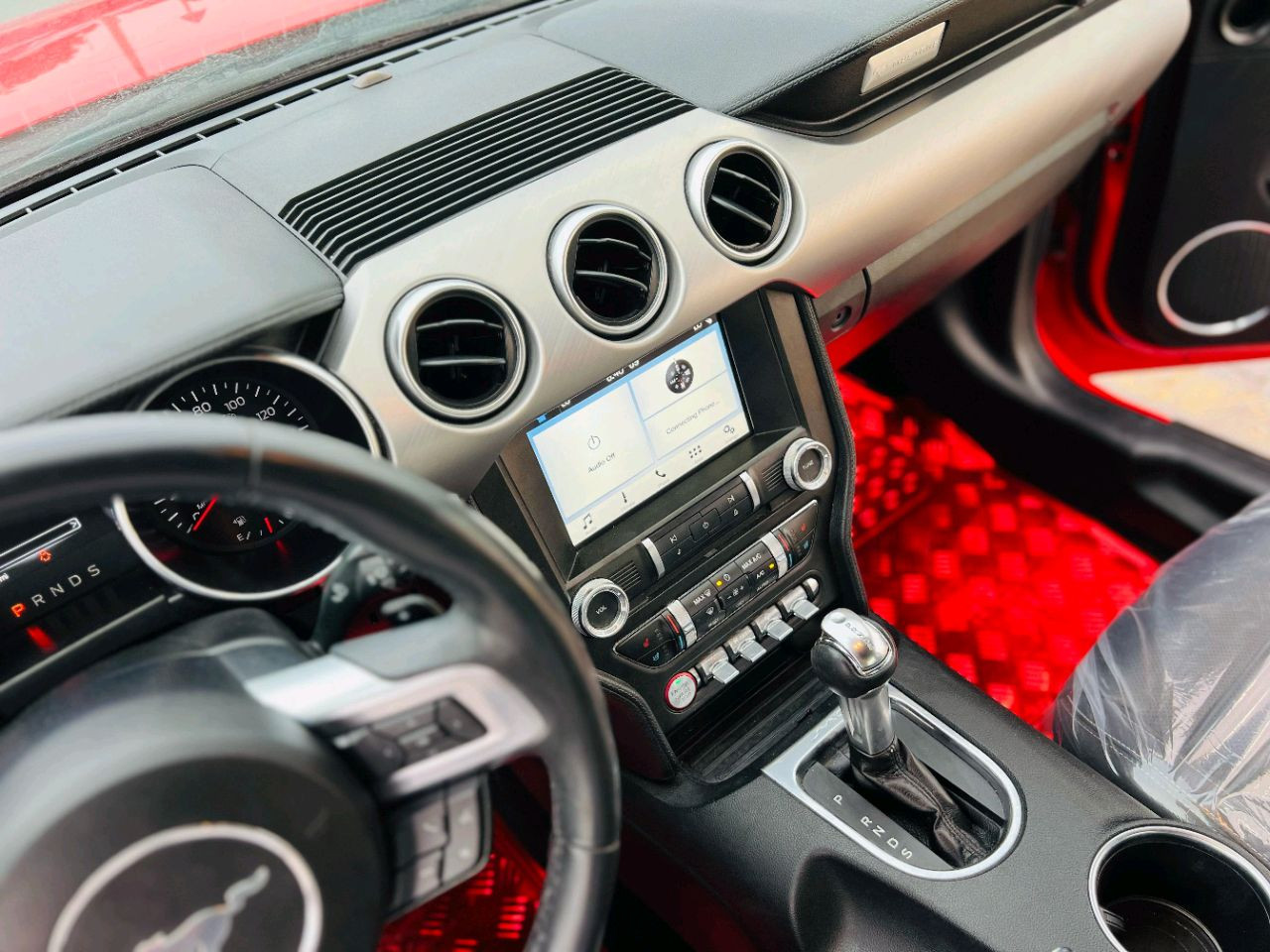 Ford Mustang - Image 12