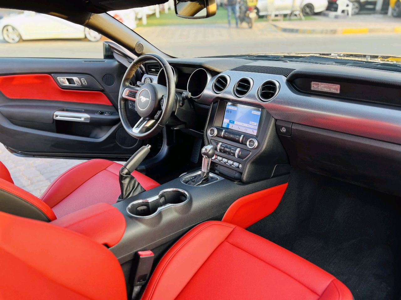 Ford Mustang - Image 10