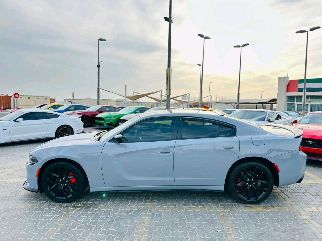 Dodge Charger - Image 10