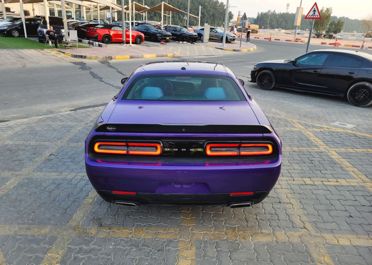 Dodge Challenger - Image 8