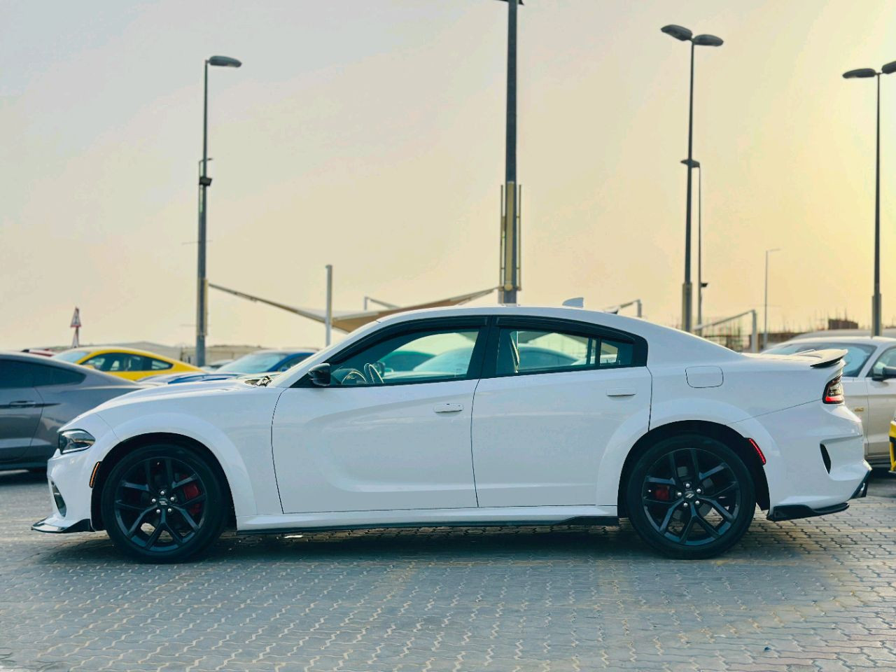 Dodge Charger - Image 9