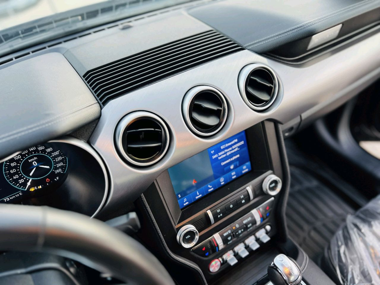 Ford Mustang - Image 11
