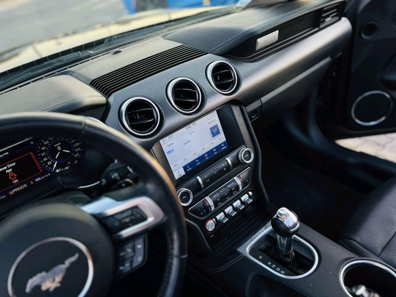 Ford Mustang - Image 9