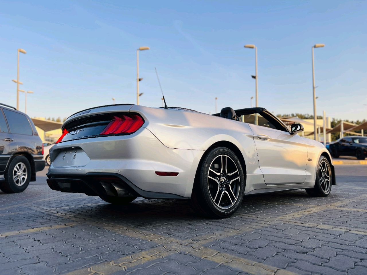 Ford Mustang - Image 9