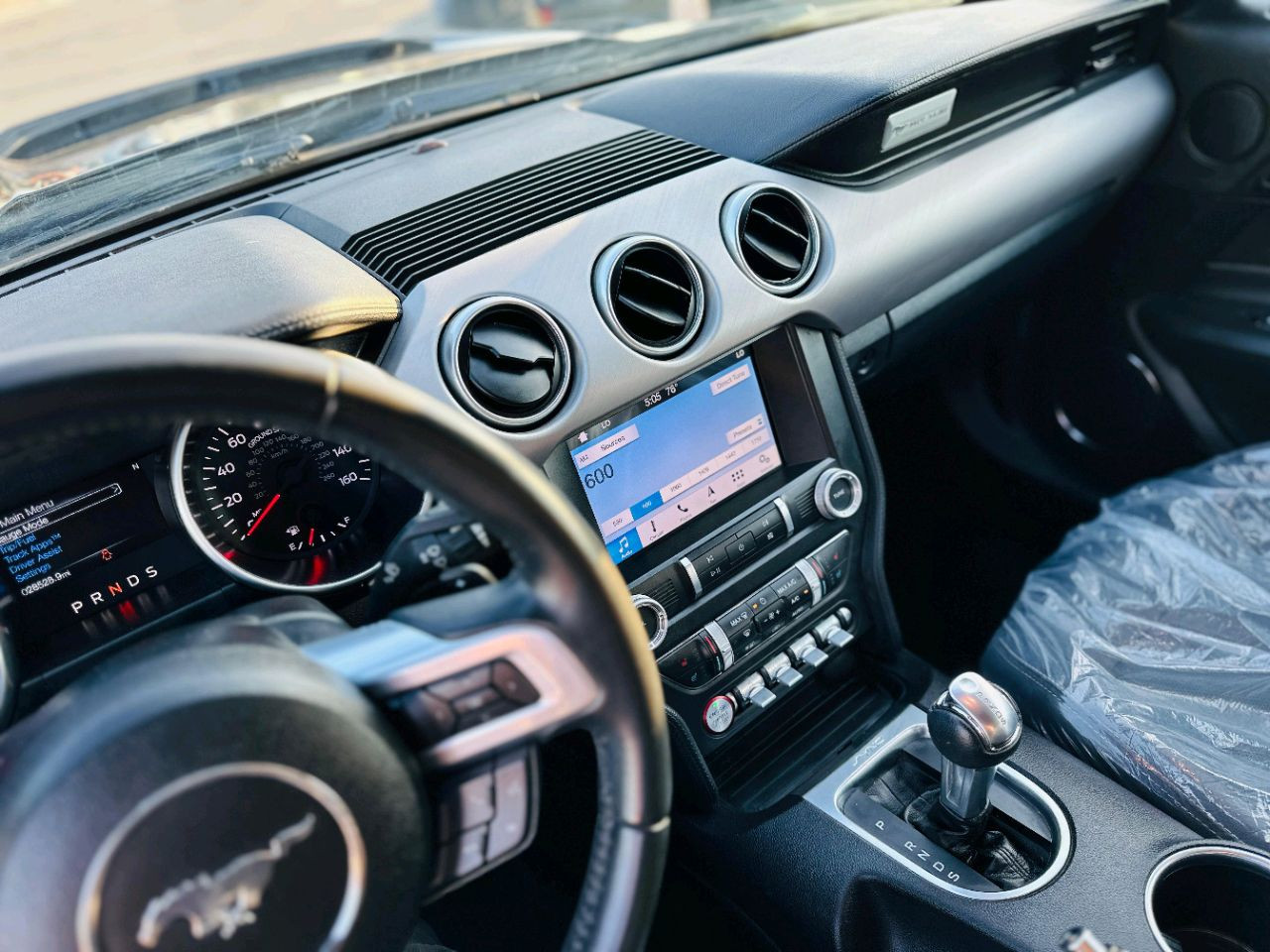 Ford Mustang - Image 12