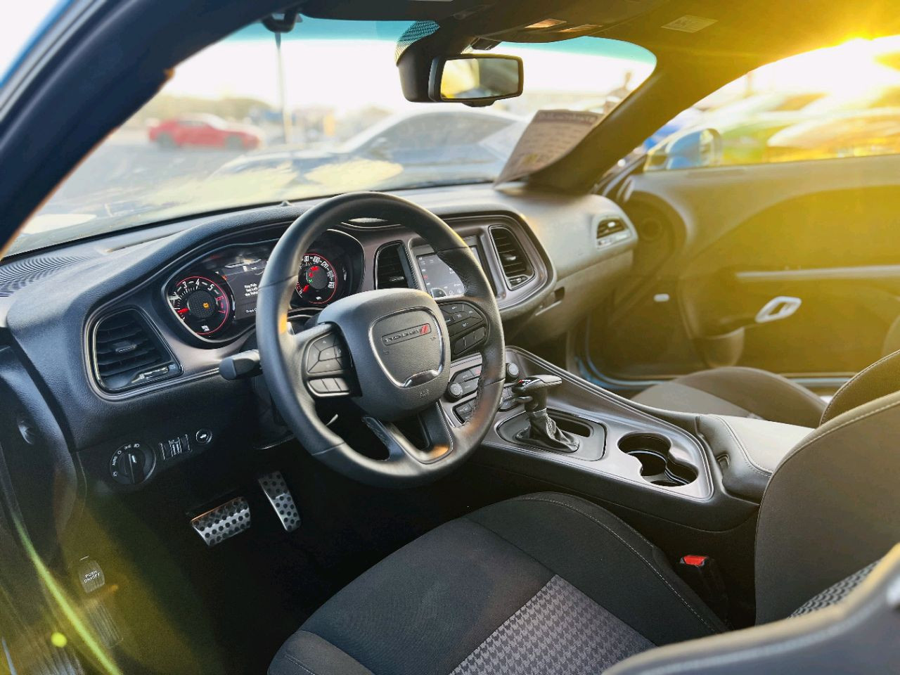 Dodge Challenger - Image 8