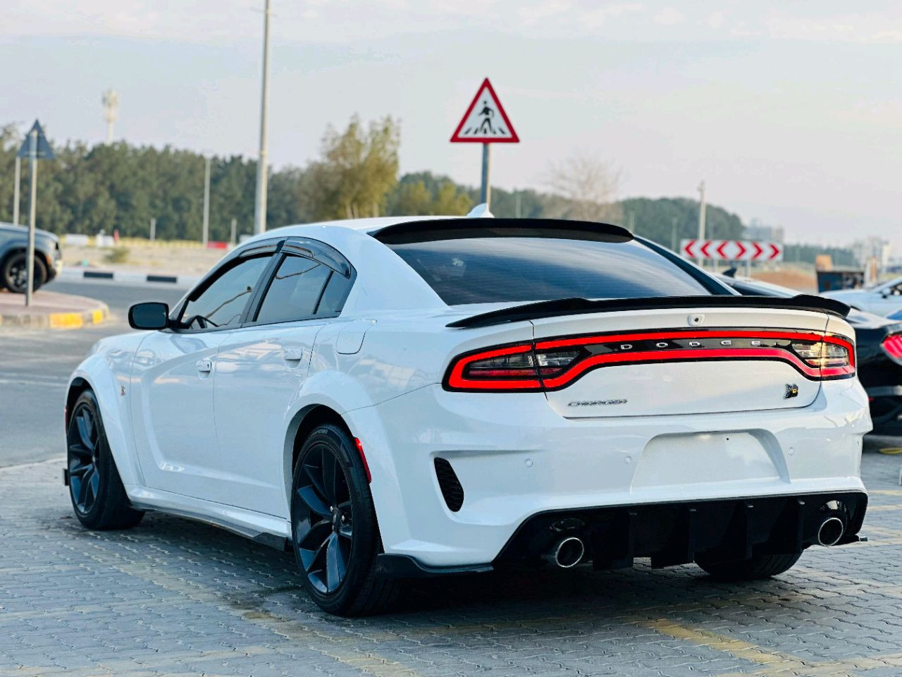 Dodge Charger - Image 7