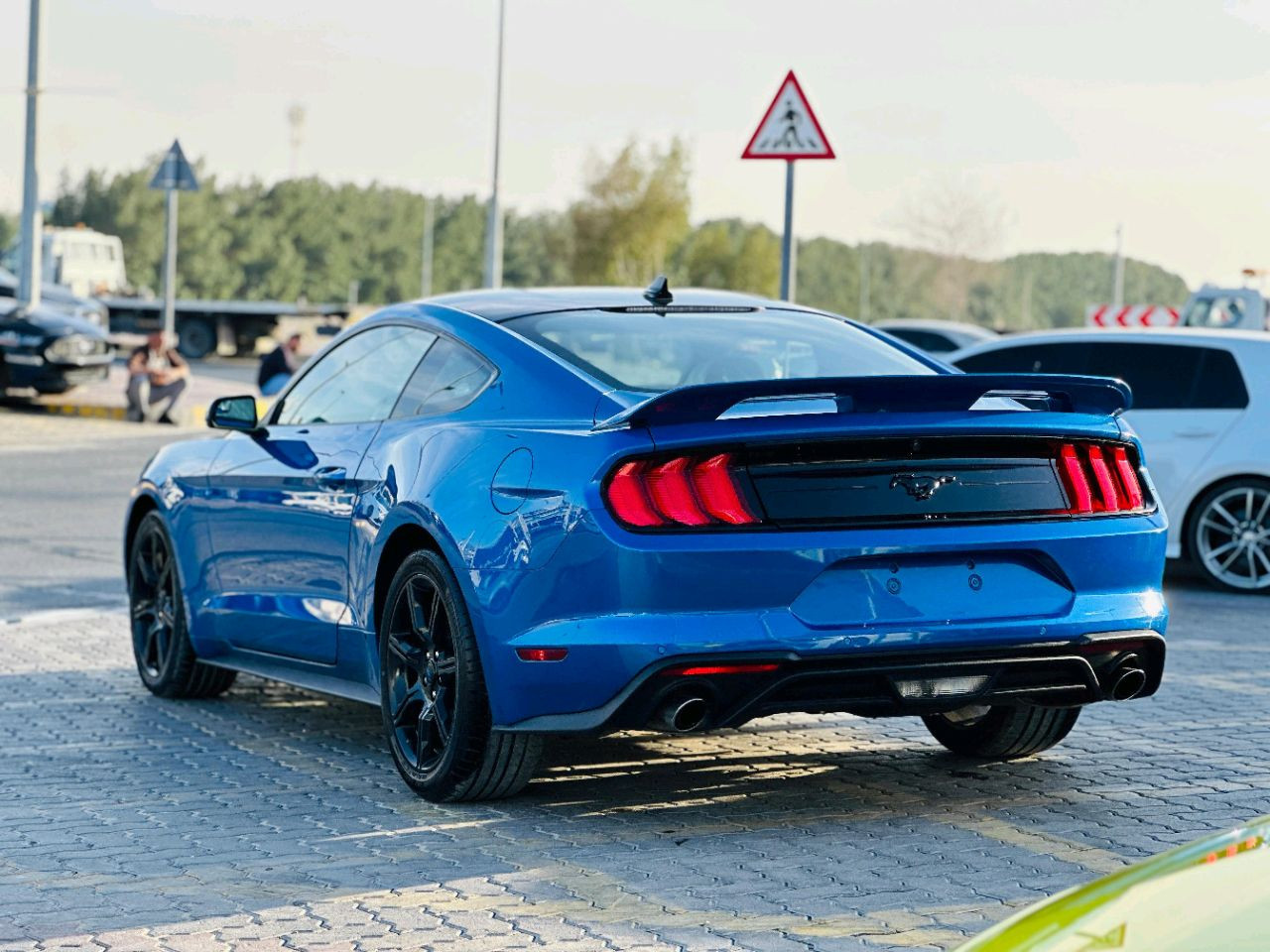 Ford Mustang - Image 8