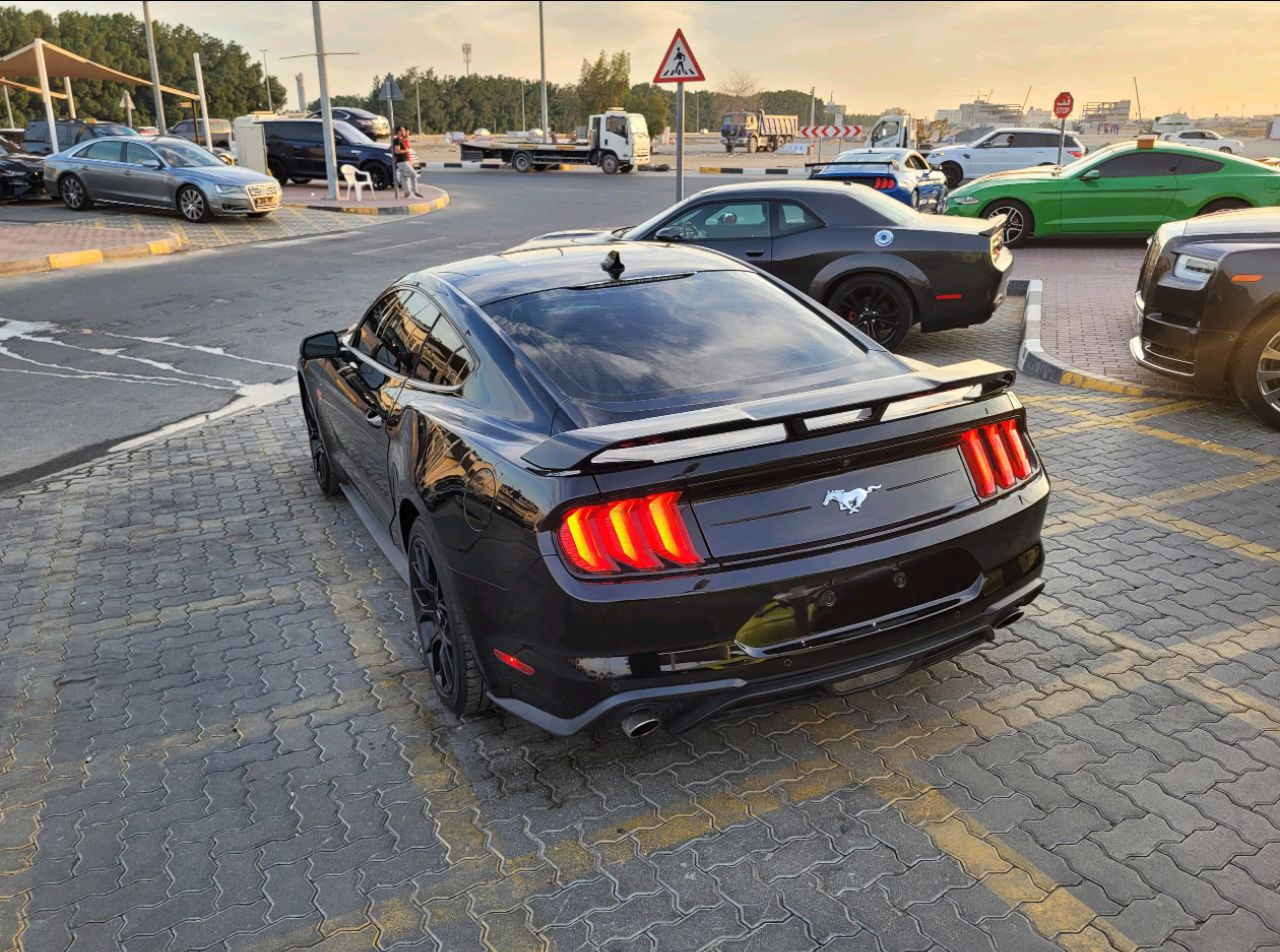 Ford Mustang - Image 4