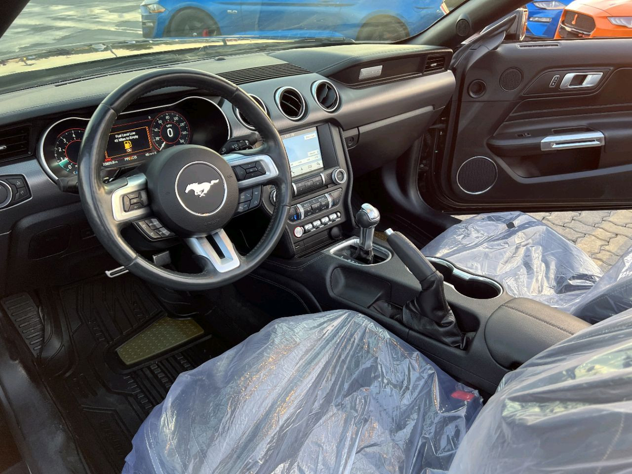 Ford Mustang - Image 11