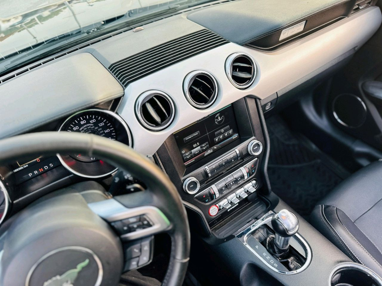 Ford Mustang - Image 12
