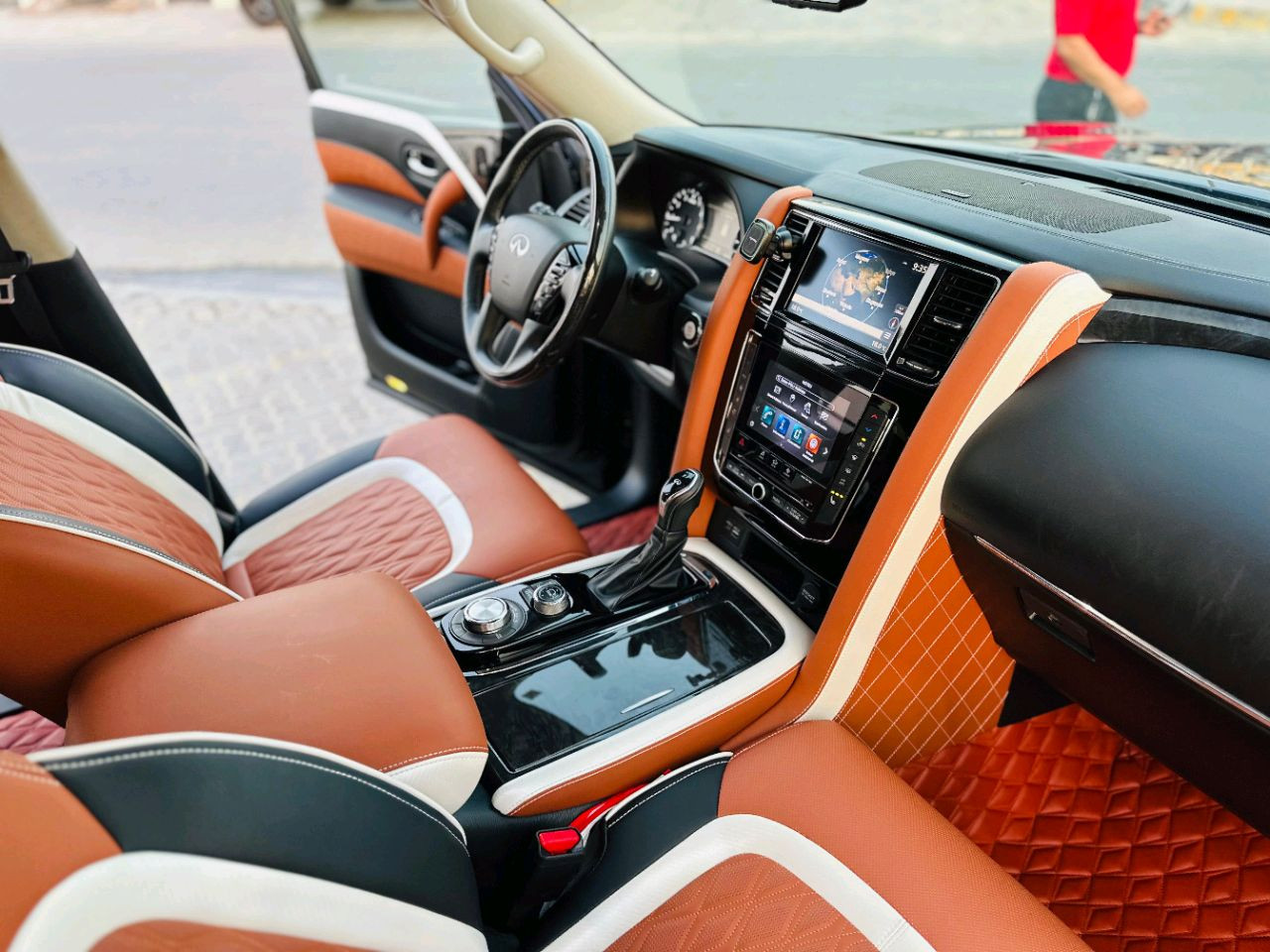 Infiniti QX80 - Image 11