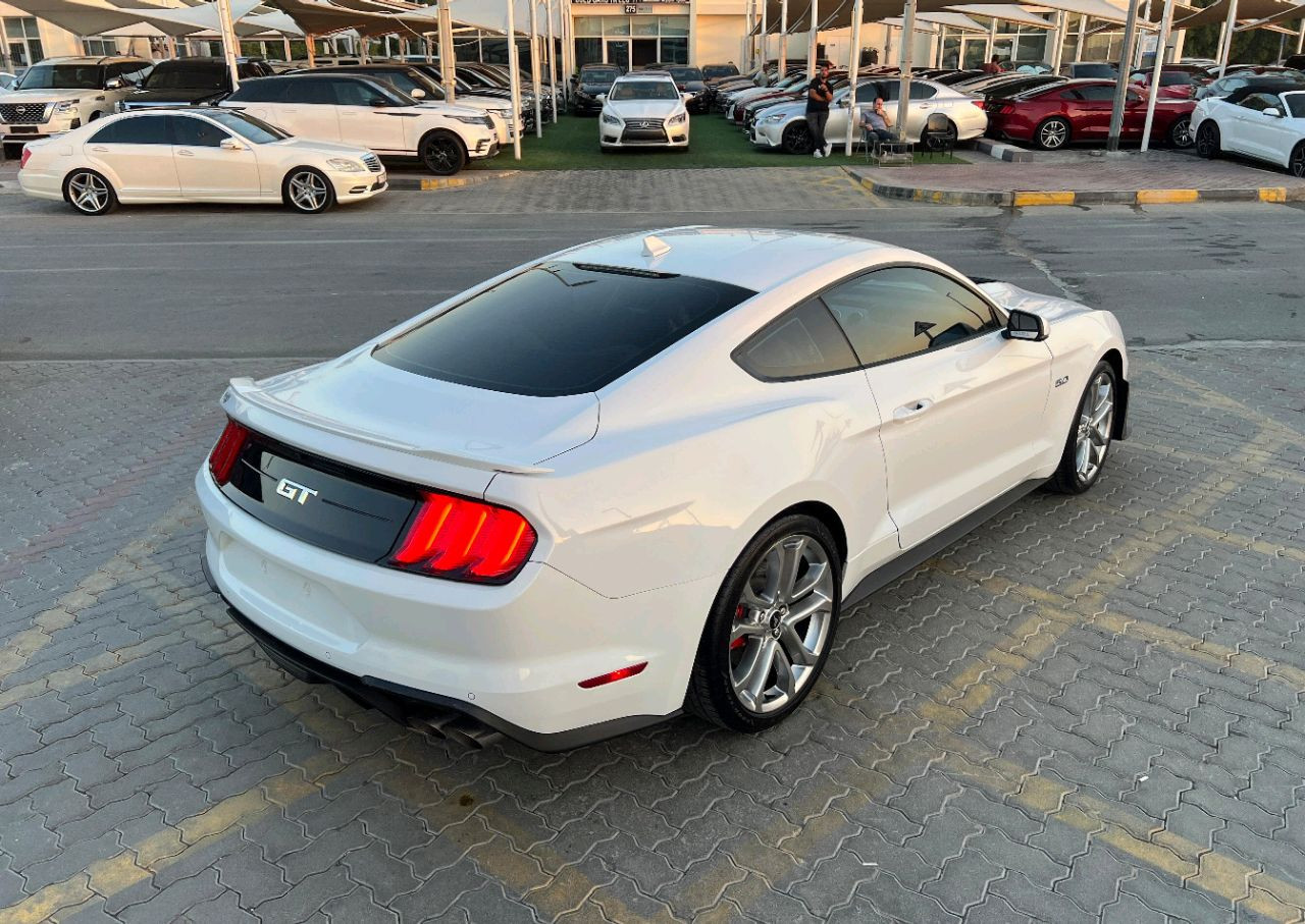 Ford Mustang - Image 6