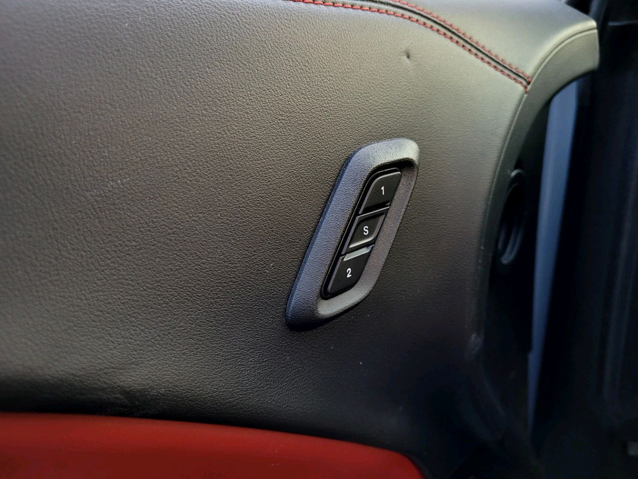 Dodge Challenger - Image 11