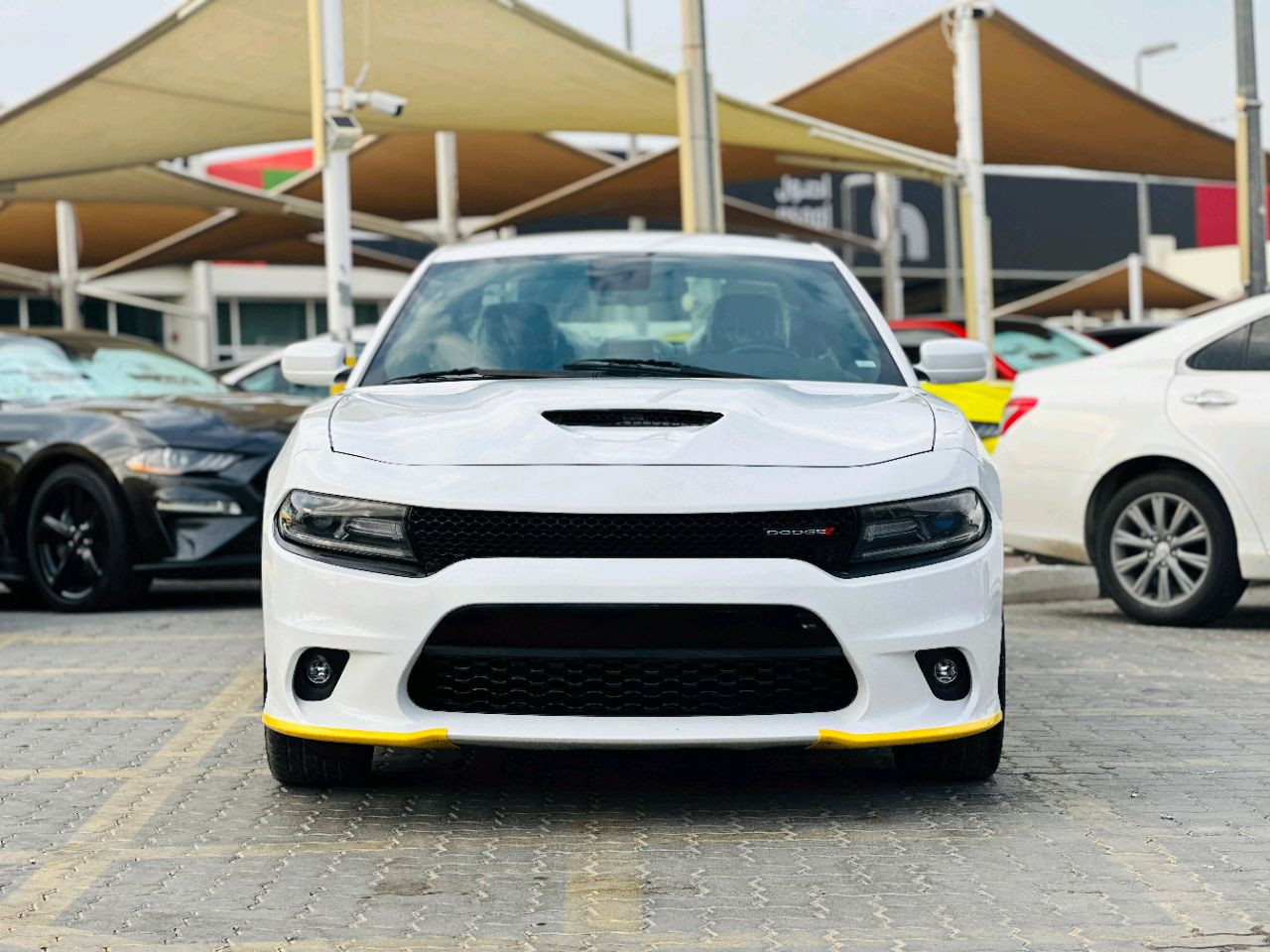 Dodge Charger - Image 9