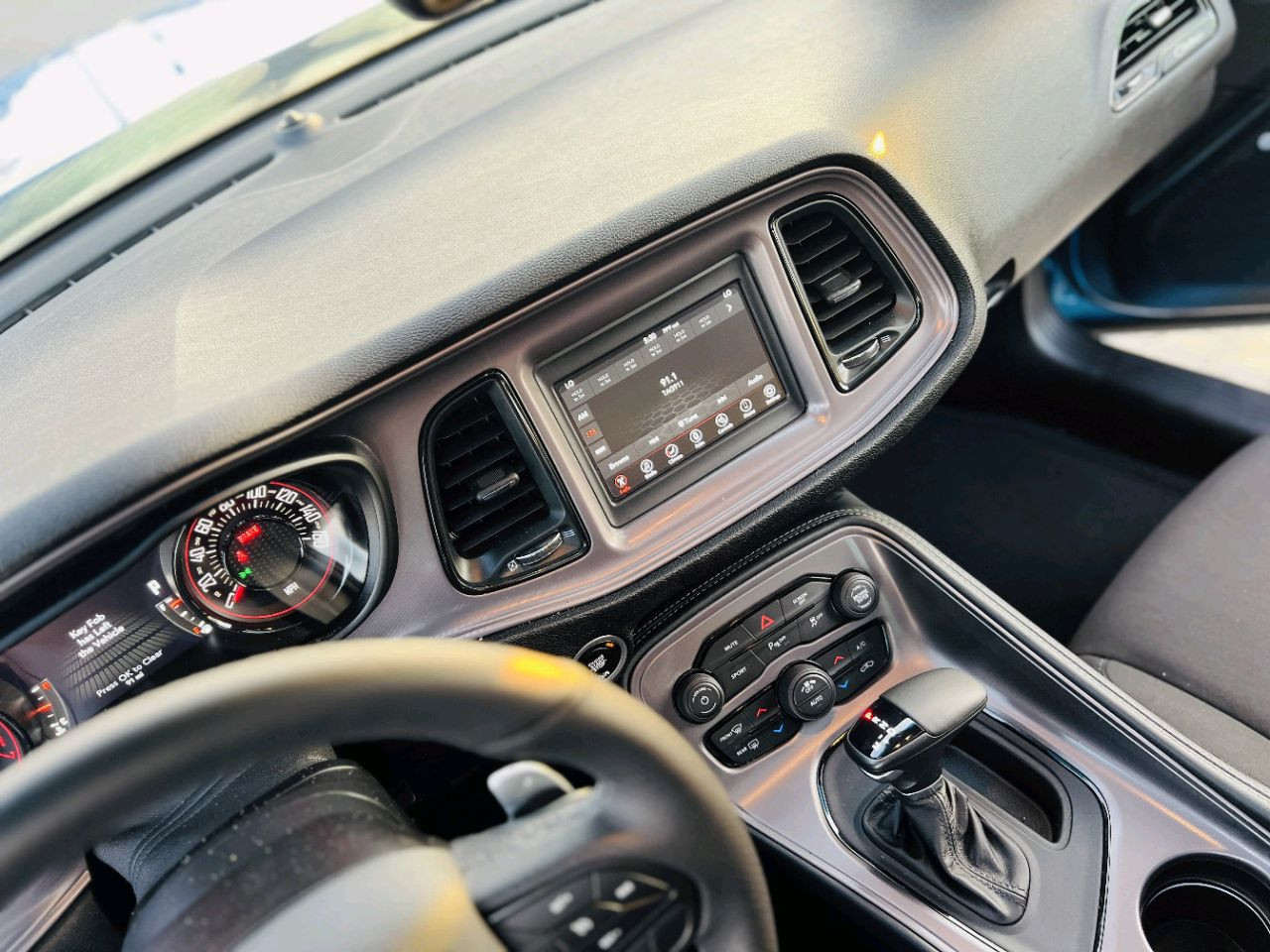 Dodge Challenger - Image 11