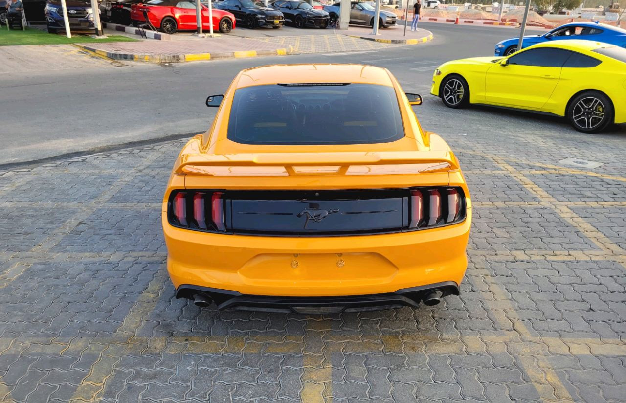 Ford Mustang - Image 5