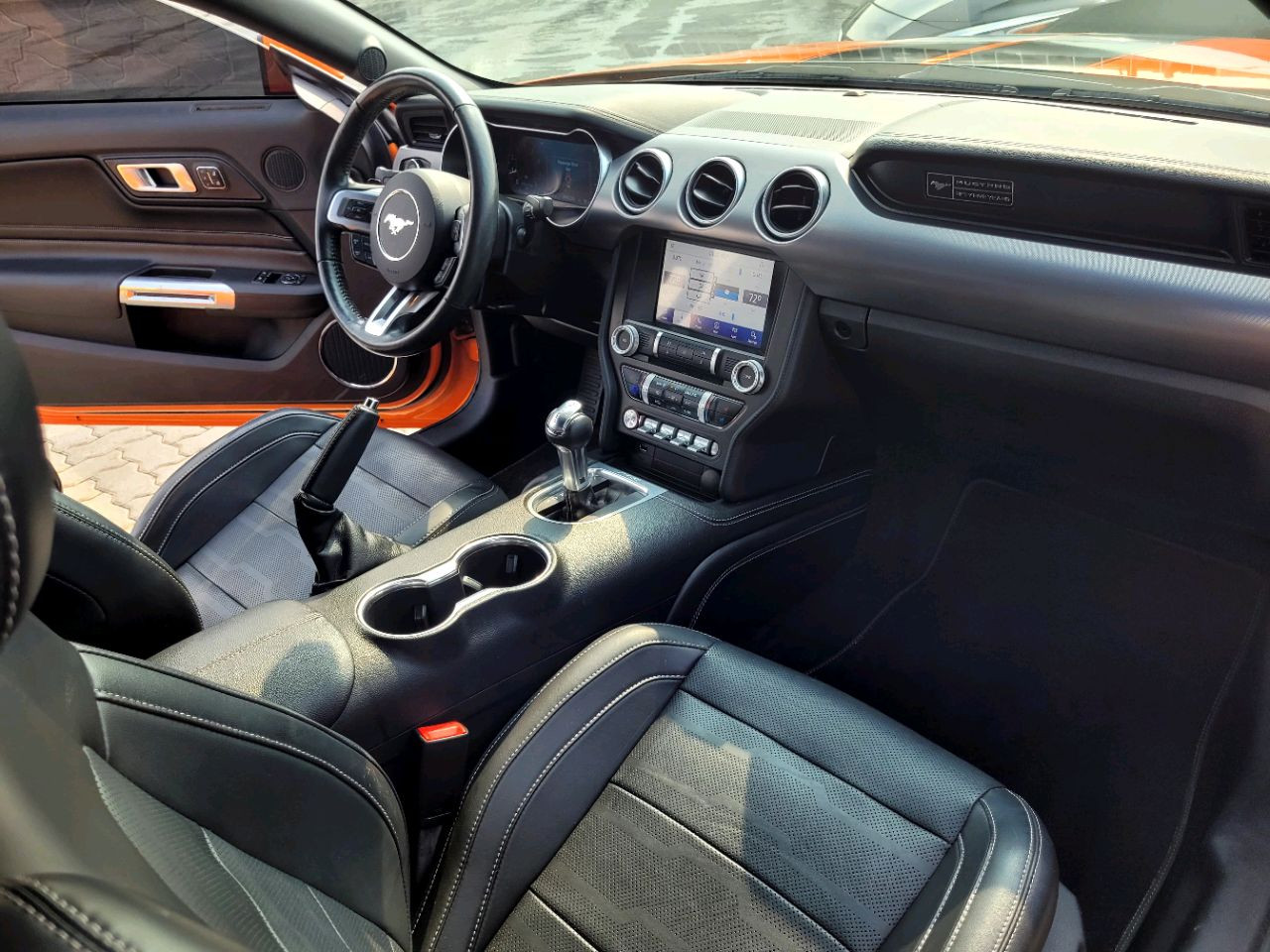 Ford Mustang - Image 12