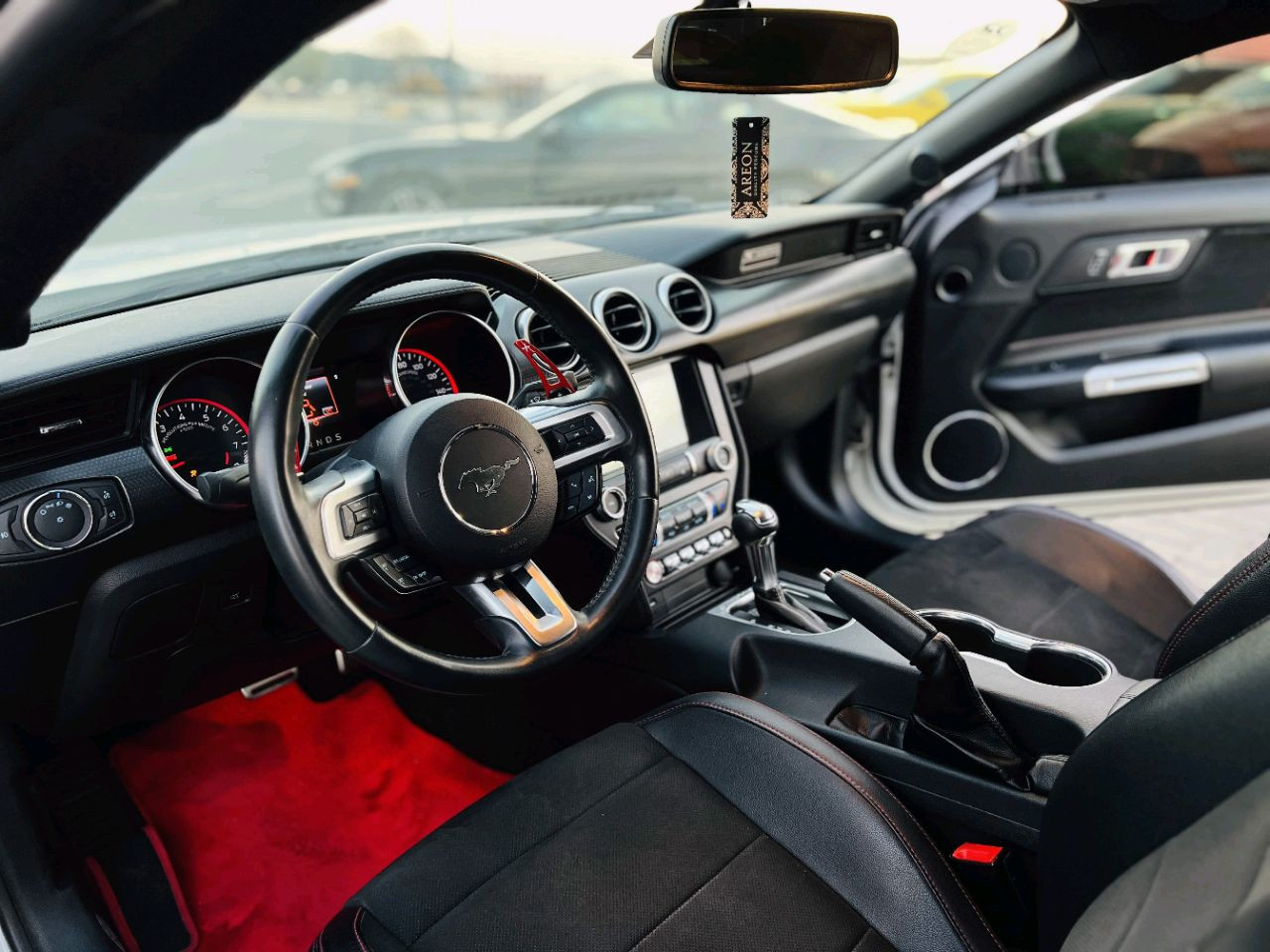 Ford Mustang - Image 9