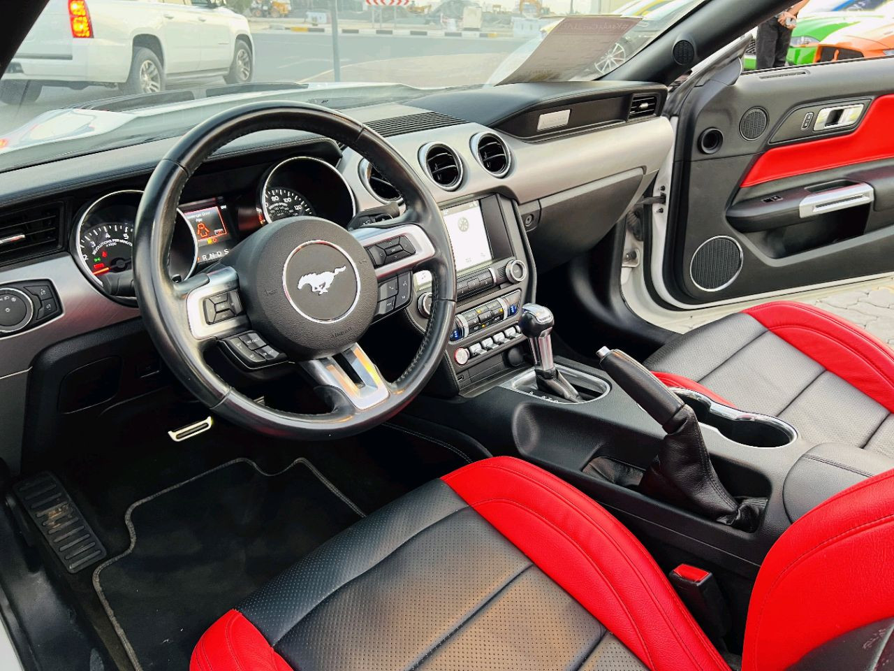 Ford Mustang - Image 11