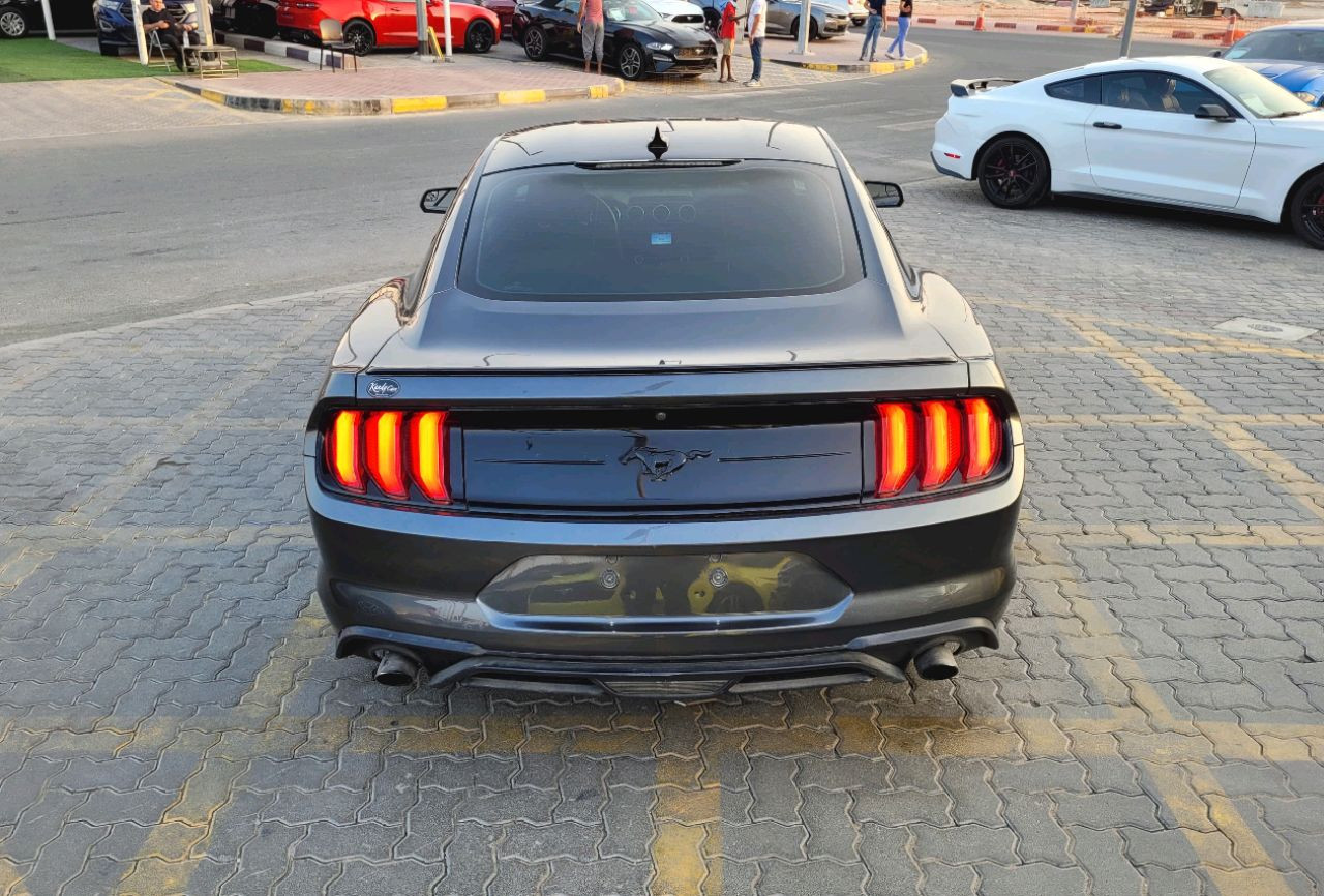 Ford Mustang - Image 5