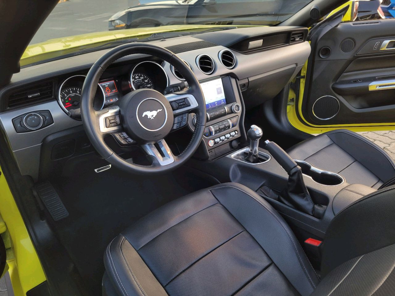 Ford Mustang - Image 9