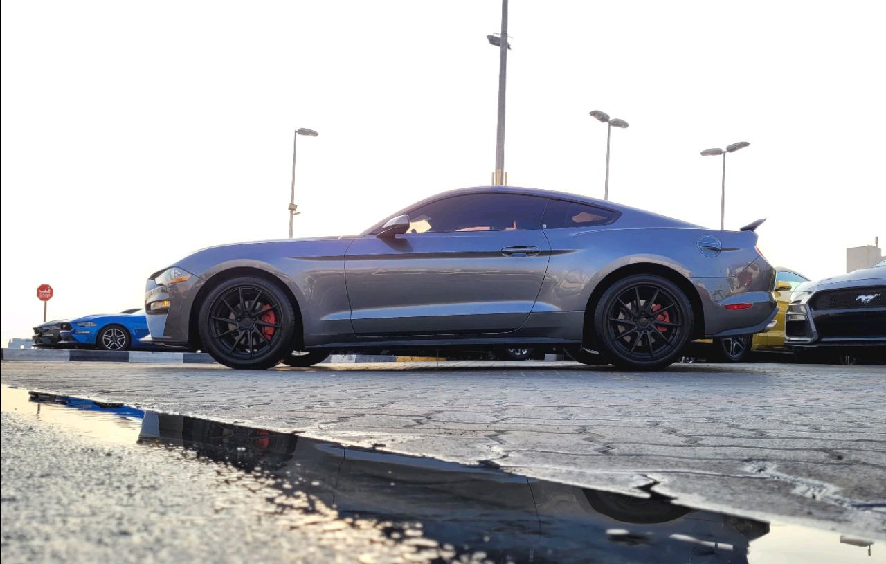 Ford Mustang - Image 5