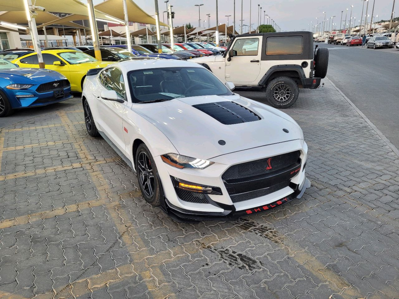 Ford Mustang - Image 4