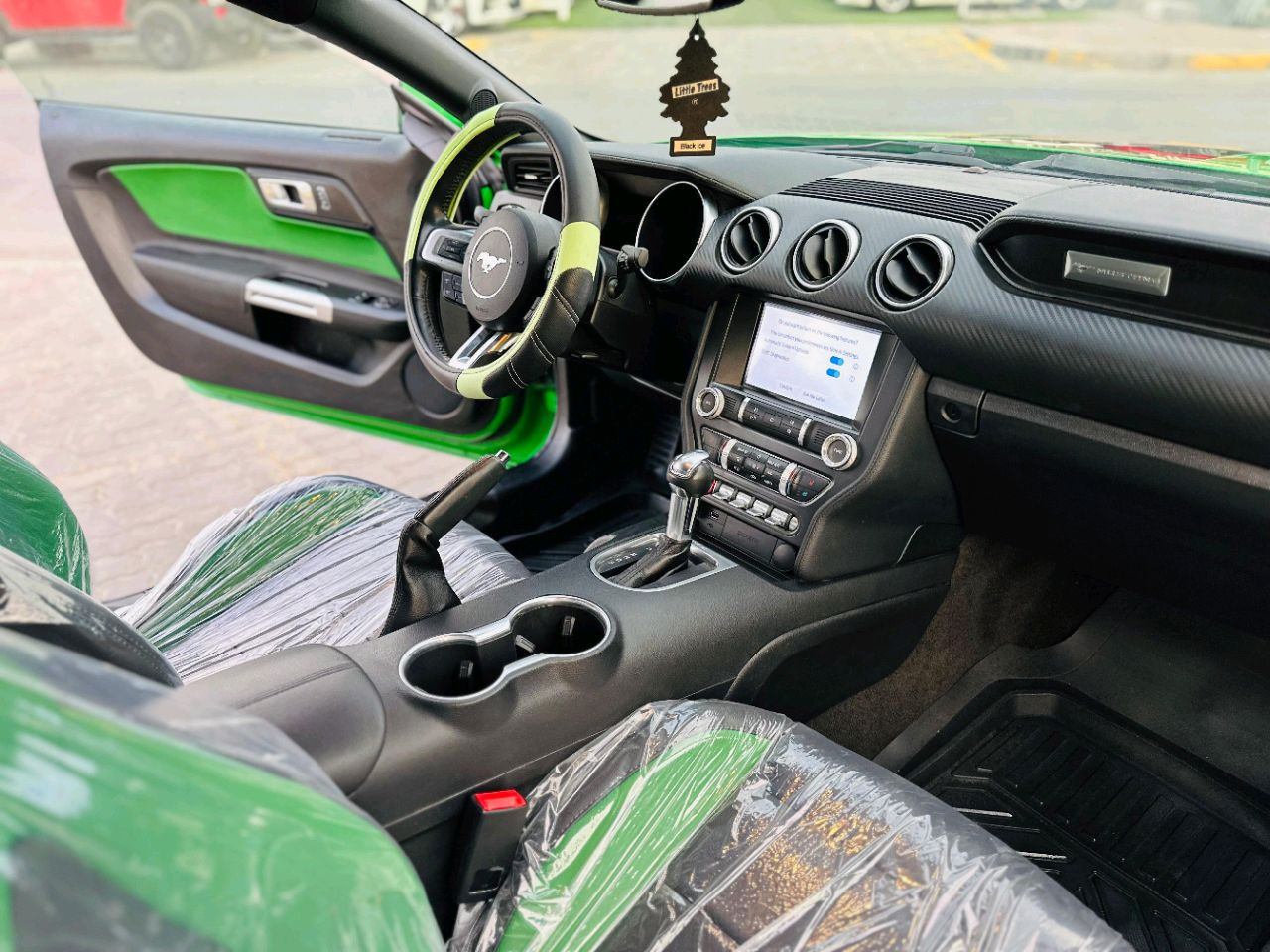 Ford Mustang - Image 10