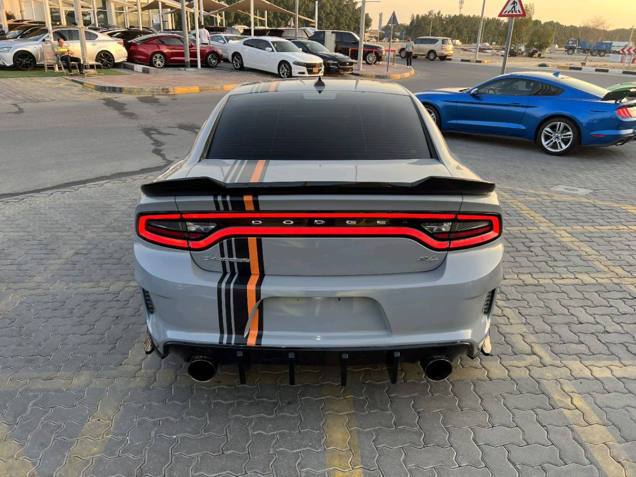 Dodge Charger - Image 10