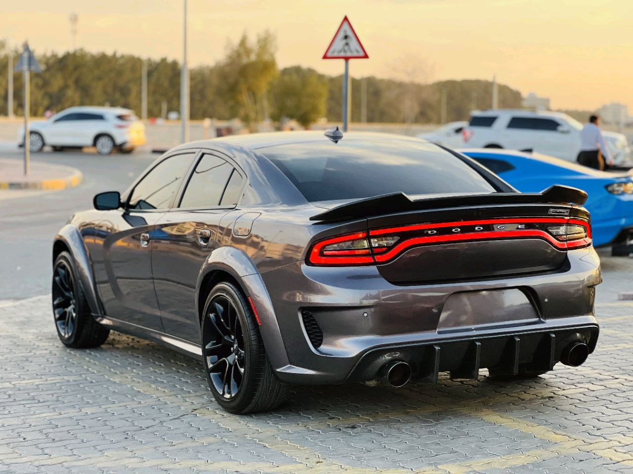 Dodge Charger - Image 7